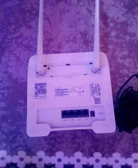 السلام عليكم 
راوتر للبيع استخدام قليل شرط شغال سعر خاص انتصال شريحه اثير  ***********
