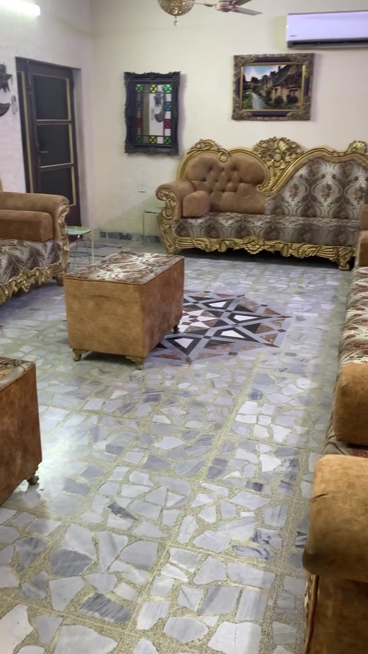 ديوان كبير جداً خشب عراقي توصاه القالب مالته خاص وافضل نوع اسفنج واطلر ذهبي والي يحب يجي يشوفه مليون هلا مكانه بغداد وياه طبلتين وعشر كوشات السعر 3 ملايين وبي مجال بسيط


**إذا كنت صاحب هذا الإعلان وتريد حذفه لأي سبب، رجاءا أرسل رسالة إلى الدعم الفني**
