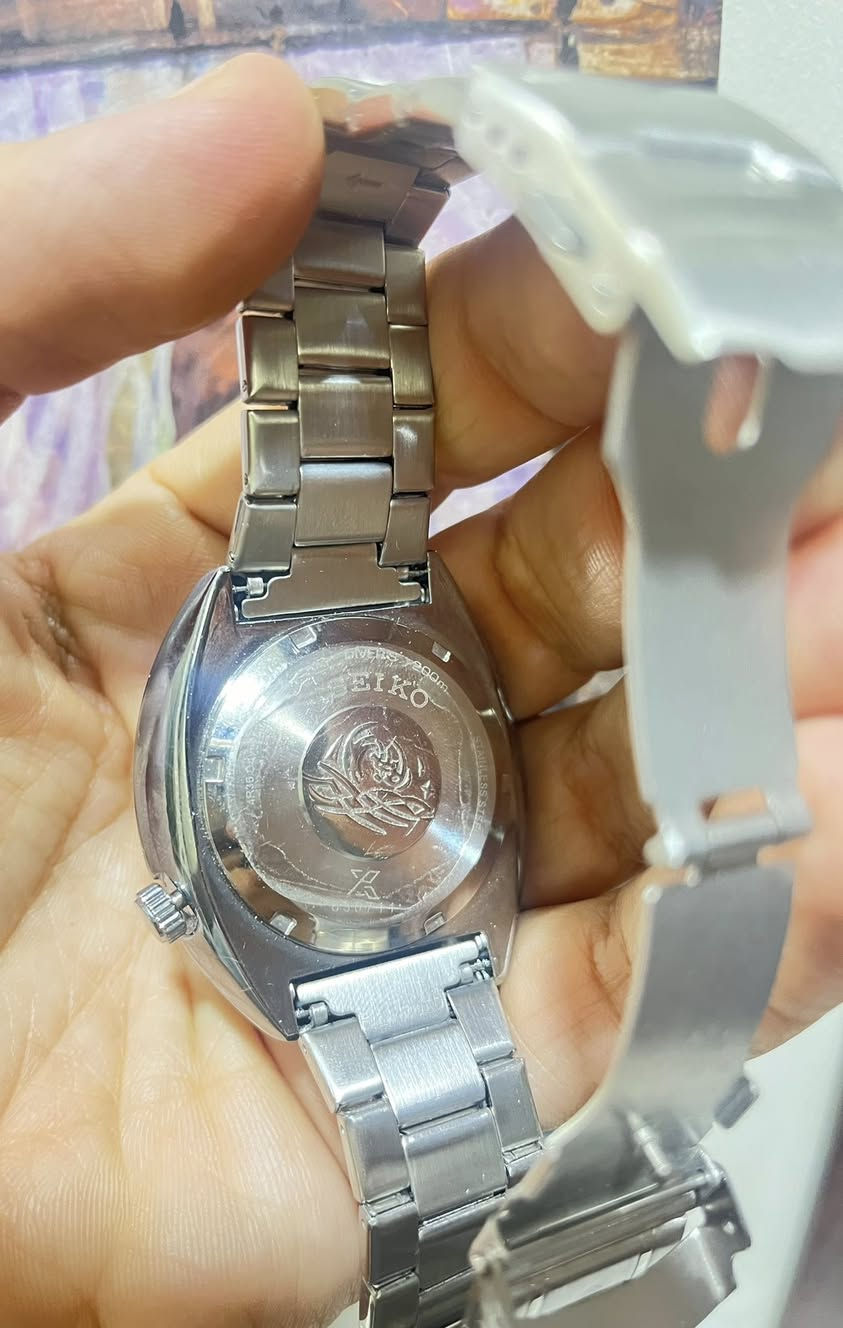 سايكو
نظافه تامه 

رنك دوار 

سير سل ستيل

ديل قفل 

منفذ يومي شهري 

حركه ميكانيك بس كوارتز الساعه 

السعر 35


**إذا كنت صاحب هذا الإعلان وتريد حذفه لأي سبب، رجاءا أرسل رسالة إلى الدعم الفني**