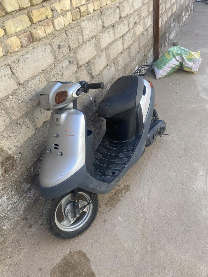 دراجه بطه للبيع وكيل ما مفتوحه أوراق أصوليه  قرب دارة بلدية حي الوحده السلاميه سعر 225بيه مجال ***********
