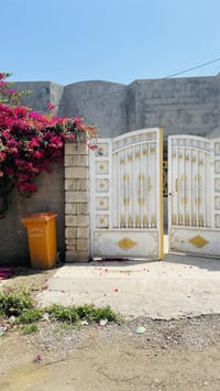 لبعنون • ٢٠٠م • غرفتين