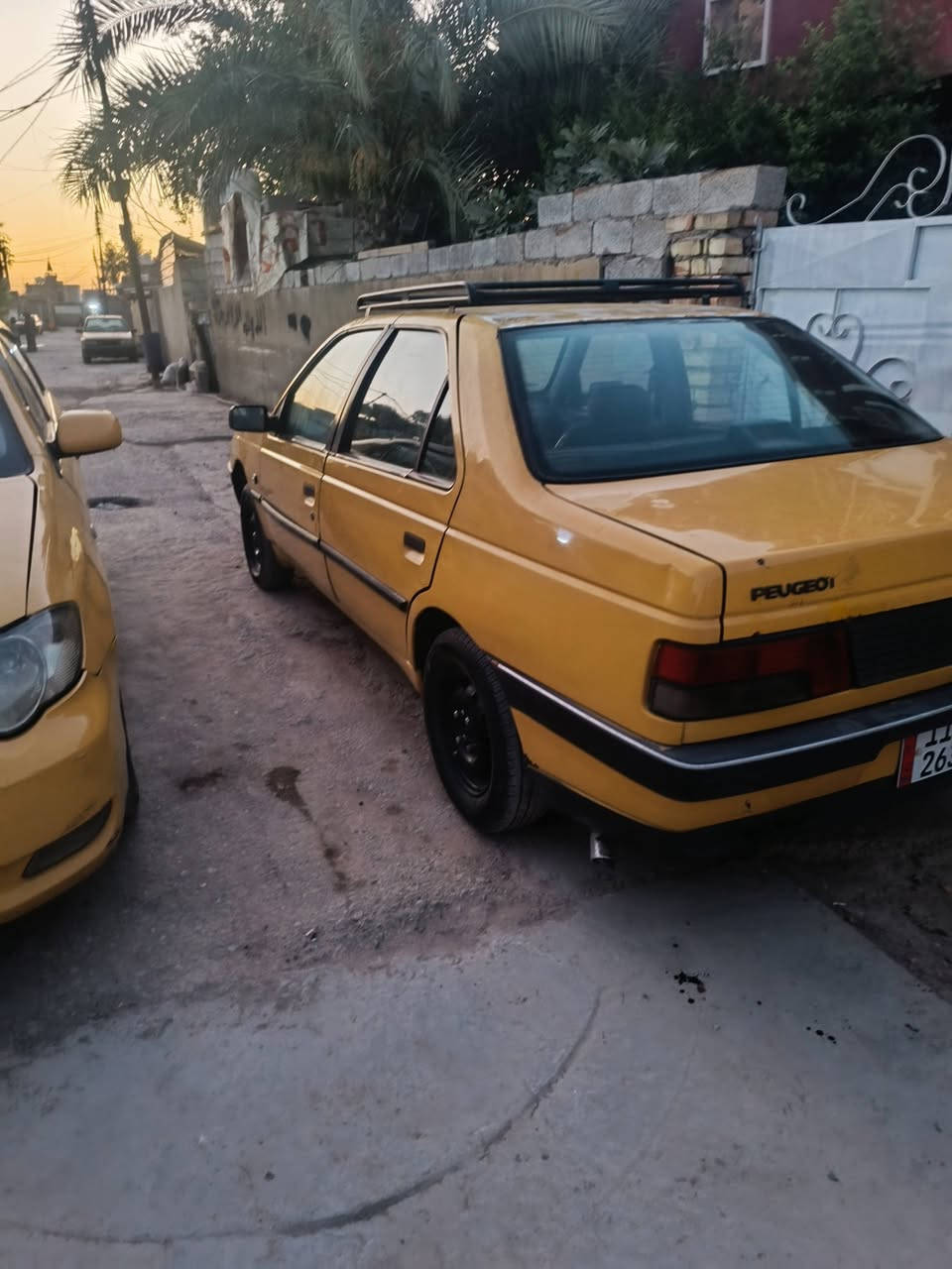 بيجو روى موديل 2009 رقم بغداد الدولية سنوية 2030 مصفره هيئه أو غرامات صدر أمامي خلفي جديد تخم تاير باتري دسكات كله جديد محرك أو كير مكفولات عمبار بريك جديد سياره جاهزة بوجهك للشارع نقص فقط غاز التبريد سعر 17 بيهه مجال كلش قليل حك الجيه مكاني بغداد أي استفسار اتصل على رقم ***********
