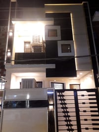 دار للبيع المساحه 100م   الوجه 5نزال 20 بناء حديث   يحتوي على مدخلين  ...