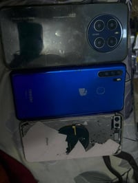 للبيع 3مبايلات عطلانات قيم واخذهن رقمي 07741802357