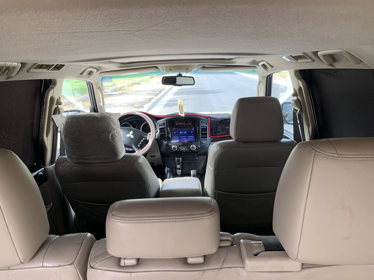 السلام عليكم اتصل على رقم الهاتف او واتساب ***********
تم تنزيل السعر لغرض البيع 

باجيرو 2011  حبتور  …GLS خليجي 

رقم بغداد خصوصي 

محرك 3500   v6  المرغوب 

ماشية ( 155  )  استخدام شخصي سيارة مال بيت….

———المواصفات———

فتحة سقف (سلايد)

3 قطع تبريد

سبعه راكب

كشاف + زراكات لايت

دمام خلفي

حساسات خلفيه

اشارات بالمري  +شفط ترحيبيه

جناح خلفي

كراسي جلد مال شركة

ثلاجه 

كراسي كهربائية 

شاشة  اندرويد 

تخم تايرات جديد

كامره خلفيه 

دفع خلفي و رباعي 

السيارة بسمي تحويل ثاني يوم ….السعر   150  وبيه مجال للطيبين و يعني 21 مليون دينار عراقي 

مكان السيارة بغداد الكرخ 

للاستفسار الاتصال على ***********
