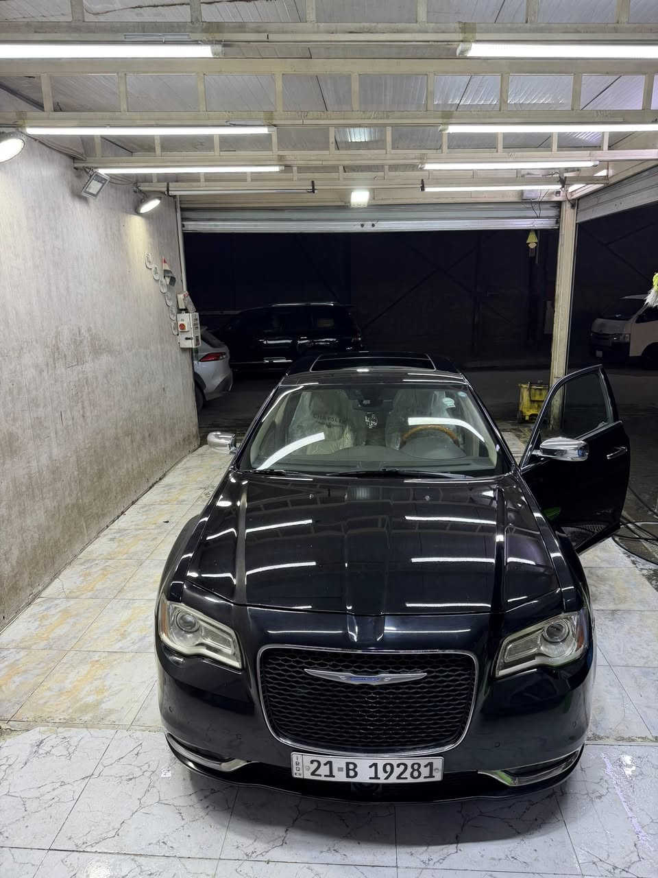 اوباما الموديل 12 ماشية 112ميل خليجية فتحة دواخل عسلي وصاج الدشبول معة البيبان قهوائي معة العسلي والصاج تبريد تدفئة كشنات كلاص حار بارد رادار امامي حساسات خلفي امامي خزن ميموري البانزين والبريك اوتو ستيرن اوتو كشنات كله اوتو دمامات كل السيارة بردة محرك هيمي علامات هيمي اصل جميع المواصفات المطلوبة بيها اشاير بلمري قلاب حساسات اشاير وبعد بيها مواصفات السعر ***********مواصفات السيارة بلاتين يوم السعر 230 بيها مجال قليل دواخل السيارة وترايها شرط 22
