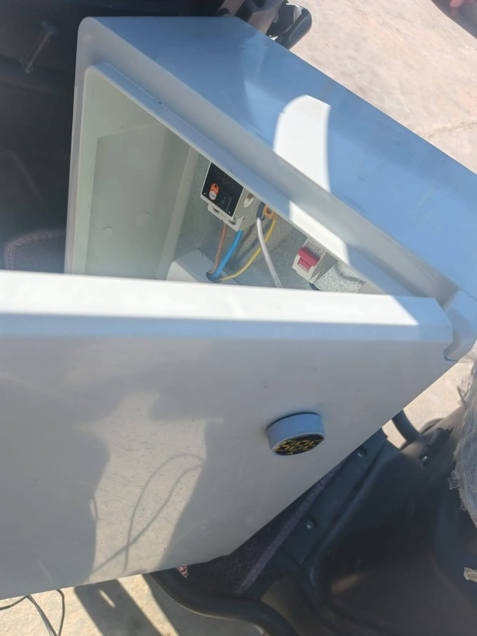 شد بورد للسيارات شحن
تواصل اني اجي اشدا الك حتا اريث أوصلا
.
و اشتغل صيانة كهرباء منزل  
 ملاحظة اذا عندك بورؤد مشدود وحاير شلون توصلا كهرباء تواصل اني اجي اشدا الك 
        .*********** وتساب فقط .
