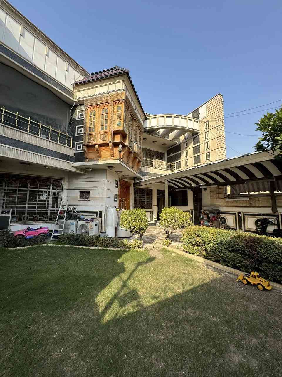 ‏بيت للبيع بمساحة 371 متر
‏حي القاهرة الضباط موقع مميز جدا

‏البيت بناء حديث وفخم  جدا ￼

التفاصيل آكثر يرجى الأتصال 

***********-***********
