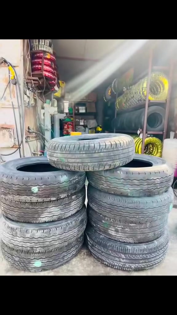 تاير باله ياباني كله انتاج جديد جوبلس  حجم ١٢و١٦ وجديد موجود جميع القياسات  المكان ناصريه قضاء الفجر موجود جمله مفرد ***********

