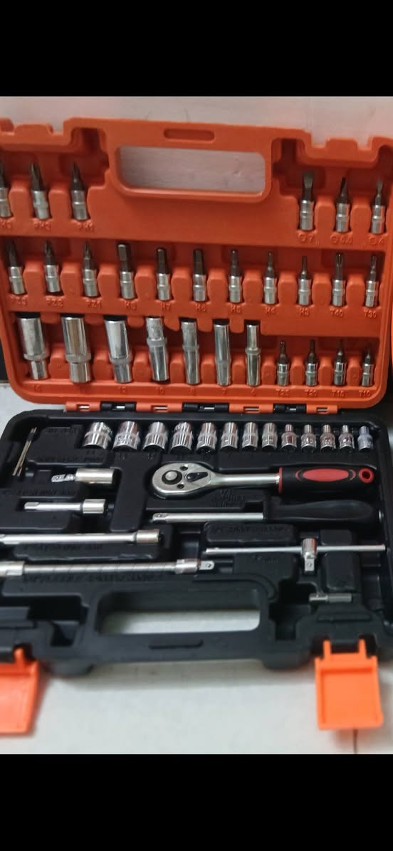 للبيع غراض بالحله للاتصال ***********حله
