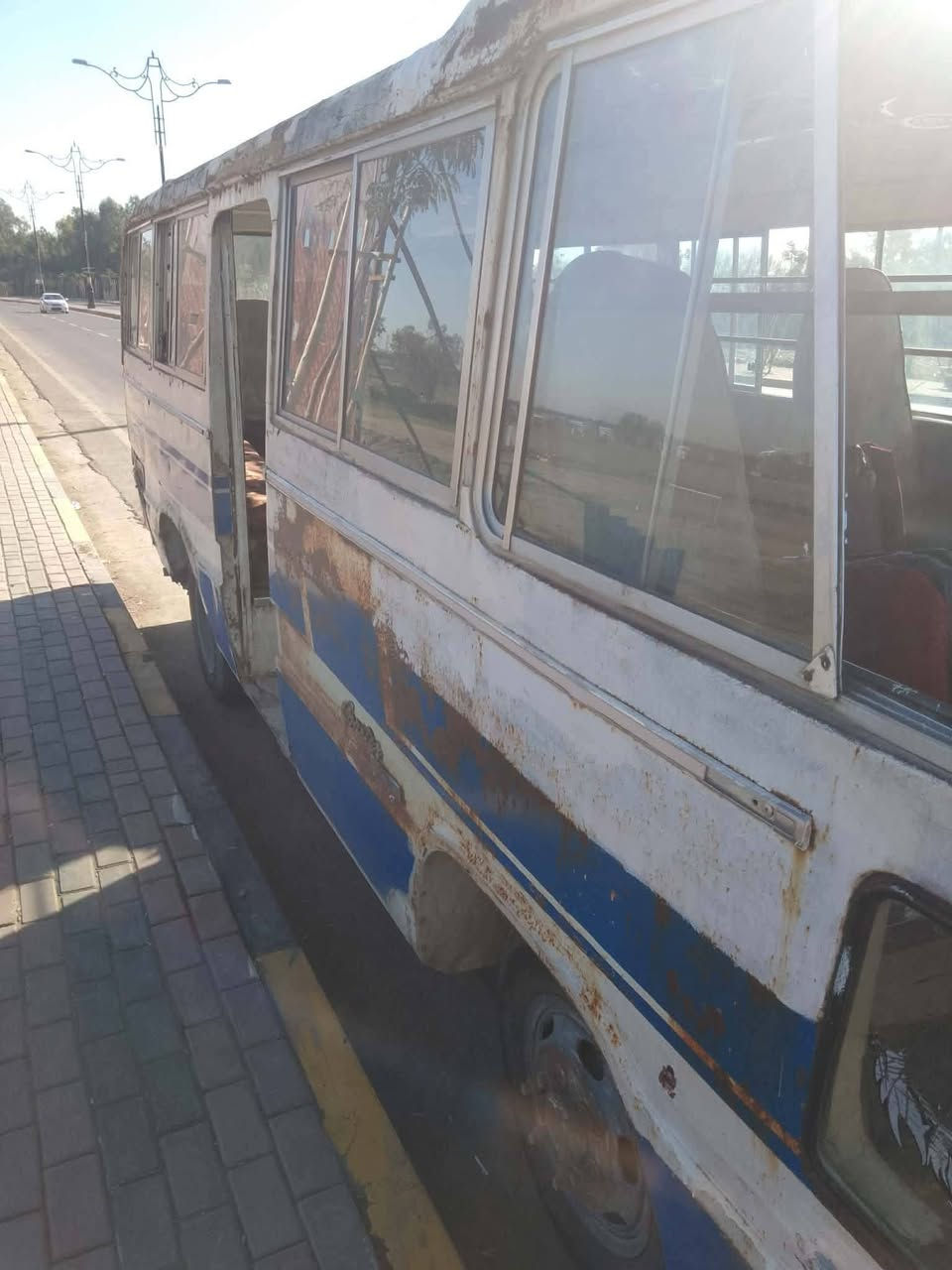 كوستر للبيع رقم نينوى بيها حصة كاز محرك اصلي بي بداية بخار السعر ثلاث ملايين وربع وبيها مجال رقم الهاتف ***********
