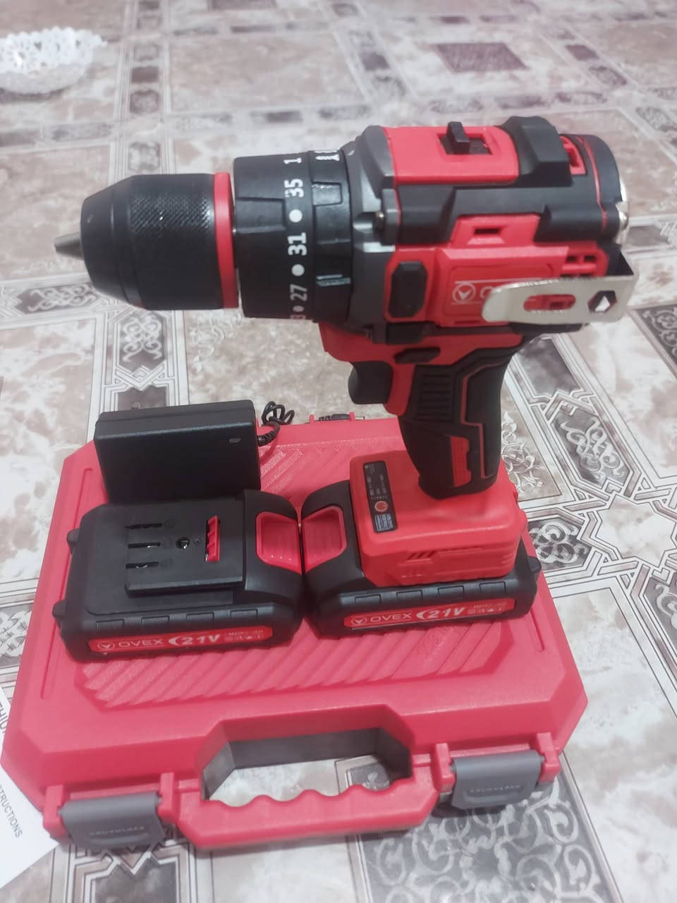 دريل فتح وشد قوه وعزم جديد وضع شركه  حجم صغير بسعر 30الف قفل كلش ويوجد خدمه توصيل لكل أنحاء العراق اتصال /***********
