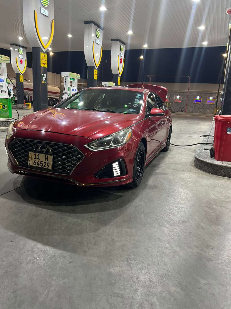 السلام عليكم  سوناتا موديل 18 وارد امريكي سبورت حادث سرقه جاملغ امامي ايمن و صبغ بيبان ثنين صفحه الصدر ( كلير ) عليها منضومه غاز 60 لتر مكينه وكير كفاله من فتح برغي  مدوشمه عام كاعيات و كشنات و صندوك عليها منضومه زنون عالي ناصي 
* موصفاتهه 
* فتحه
* بصمه 
* شاشه كبيره 
* كشنات تدفئه 
* كشنات كهربا
* رادار خلفي 
* مرايه  الوسطيه عاكسه للضوء
* فول تحكم ستيرن
* دبل كزوز 
* صندوك ذكي  
* نقص السياره صدر بي صوت 
للبيع السعر  130 وبيها مجال حك الجيه مكاني بغداد حي البنوك ***********  ابو شهم
