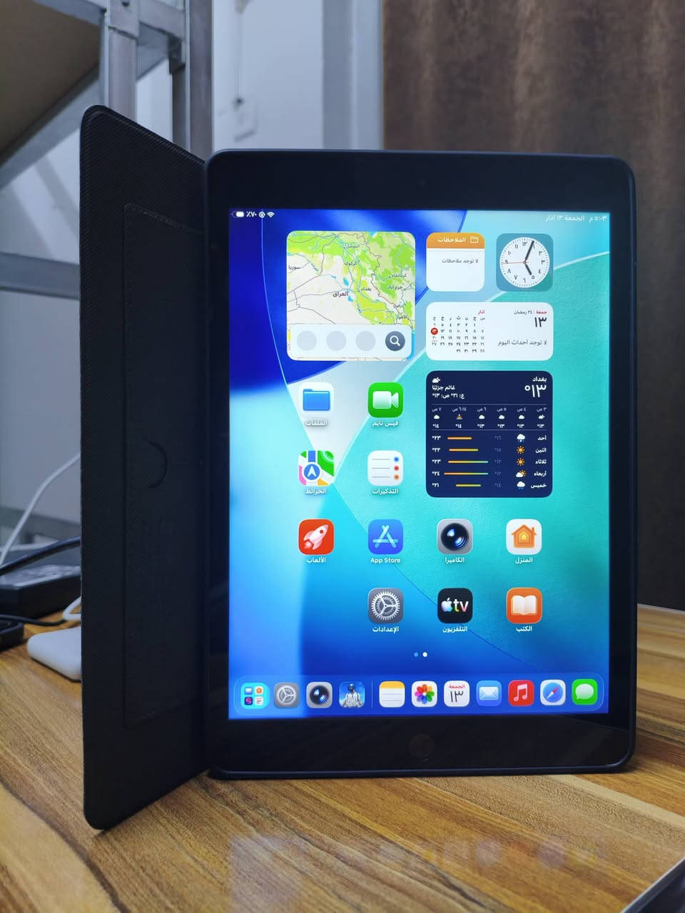 Ipad الجيل التاسع🔥
ذاكرة ٦٤ 
حالة الوكالة مابيه خدش 🔥
كلش قوي بالبوبجي ومناسب للدراسة والالعاب الثقيلة ✅
مبدل كلاس اخو الوكالة 
مكفول لمس وصوت وبطارية وكاميرات وبصمة كلللله شغال فول شرط تجريب / ملحقات شاحنة اصلية سريعة وكفر دفتر جلد /
للبيع ب ٢٢٥ الف قفل او مراوس بموبايل تواصل خاص او واتساب
***********
