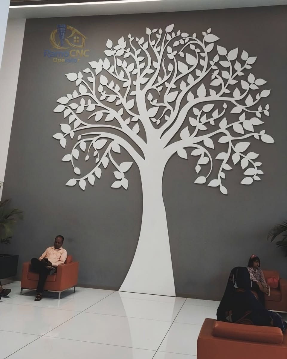 یەک دیزاین... بە سێ ستایلی جیاواز و ناوازە! ✨🌳👑

ئەم درەختە شاهانەیە هەمیشە یەکێکە لە جوانترین و باوترین کارەکان بۆ ڕازاندنەوەی ناوماڵ و شوێنە گشتییەکان،
 بەڵام جوانی ڕاستەقینەی کارەکە لەوەدایە کە دەتوانیت بەپێی زەوقی خۆت ڕەنگ و شێوازەکەی بگۆڕیت. 💯🔥

لەم سێ وێنەیەدا دەبینن کە چۆن تەنها یەک بیرۆکە، سێ دیمەنی تەواو شیک و جیاواز دەبەخشێت بە شوێنەکە:
⚪ ١- ستایلی مۆدێرن و گەورە 

(وێنەی یەکەم)  بە قەبارەیەکی گەورە و بە ڕەنگی سپی
، بۆ هۆڵی پێشوازی گەورە، دیوانی ماڵان یان کۆمپانیاکان کە دیمەنێکی زۆر دڵگیر و کراوە دروست دەکات. 🏢💫

⚫ ٢- ستایلی کلاسیک و نەرم 
(وێنەی دووەم)   بە ڕەنگی ڕەشی مات لەسەر دیواری سپی لە سەرووی مێز یان کۆنسۆڵ، کە سادەیی و جوانییەکی بێدەنگ دەبەخشێت بە ژوورەکە. 🛋️🖤

💡٣- ستایلی ڕووناکی شاراوە
 (وێنەی سێیەم)بە لایتێکی گەرمی پشتەوە کە بۆ کاتی شەوان دیمەنێکی جادوویی و یەکجار ئارامکەرەوە بە ناوماڵەکەت دەدات. 🌟🌙

💎 بۆچی کارەکانی ئێمە هەڵدەبژێریت؟🤔!!!

 کوالێتی یەکەم و کۆتایی  

 بەکارهێنانی باشترین و قایمترین جۆری دار (MDF) کە بە تێپەڕبوونی کات تێکناچێت، ناشکێت و تەمەنی زۆر درێژە. 💪🪵
 * 
ڕەنگکردنی پرۆفیشناڵ:  بەرزترین کوالێتی ڕەنگ بەکاردێت کە هەمیشە بە برسکەیی دەمێنێتەوە و پاککردنەوەی زۆر ئاسانە. 🎨✨

 *سەرنجدان لە وردەکاری:
کارەکان بە ڕێکخستنی زۆر ورد جێگیر دەکرێن بۆ ئەوەی دیمەنی دیوارەکە بە تەواوی شاهانە دەربکەوێت. 👌⭐

تۆ کام ستایلەیانت زیاتر بەدڵە؟
سپی گەورە، ڕەشی کلاسیک، یان ئەوەی لایتی هەیە؟

 لە کۆمێنت پێمان بڵێ!👇💬

📞 بۆ داواکردنی ئەم کارە ناوازەیە بەپێی قەبارە و ڕەنگی دڵخوازی خۆت، یان بۆ زانینی نرخ و  هەر پرسیارێک، ڕاستەوخۆ نامە بۆ پەیج بنێرە 📥💌
یاخود پەیواندی بکە بە
***********. 

#RamoCNC_Operator #کاری_دار #جوانکاری #ڕازاندنەوە  #دیزاین #بالۆن_پرێس #شجرتي
