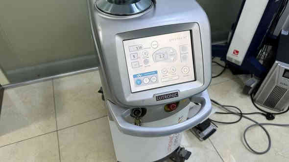 السلام عليكم

اجهزة تجميل وليزر للبيع

1- CANDELA GENTLELASE PRO U

كانديلا جنتل ماكس برو

امريكي اصلي مشتريه من شركة ابلال 

مشتغل 2.8 مليون شوت مبدل لمبات مرة وحدة

السعر 70,000$

2- LUTRONIC SPECTRA XT

سبكترا

مستخدم كلش نظيف

مشريه من شركة ابلال

السعر 40,000$

3- SECRET RF MICRO-NEEDLE

سيكرت

مستخدم كلش نظيف

مشتريه من شركة ابلال

السعر 10,000$

4- HYDROFACIAL HYDRA BEAUTY PLUS

هايدروفشل 16 هاند

السعر 2000$

5- HYDROFACIAL ALICE WATER BUBBLE

هايدروفشل 7 هاند

بيه نقص بقطة بهاند

السعر 400$

6- جهاز ازالة شعر بتفنية دايود ليزر يحتوي على هاند تبريد وهاند ليزر

السعر 5000$

مكان الأجهزة بغداد الاعظمية

واتساب او اتصال

***********
