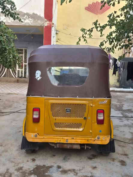 سلام عليكم تكتك بجاج 21لونين اوراق اوراق شهر 3
تكتك امعمره دوس مصبوغه لجماليه اللسعر 6ونص بيه مجال قليل حك اللجيه رقم ***********
