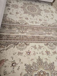 فرشتين ٣×٤ • نقشة ورود • نظيف