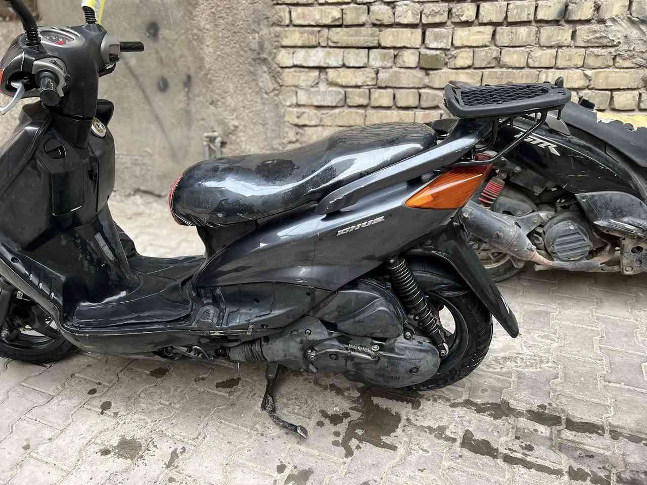 السلام عليكم دراجه سكنس 110 ياباني كلهه بلاديه من التاير لتاير محرك مينسمع ناعم شلعه معدل كهربائي كله شغال نكره سلف دراجه نضيفه مال جنايه ربع مينصرف عليهه جديده السعر 800 مكاني كاظميه شراي تصال ***********
