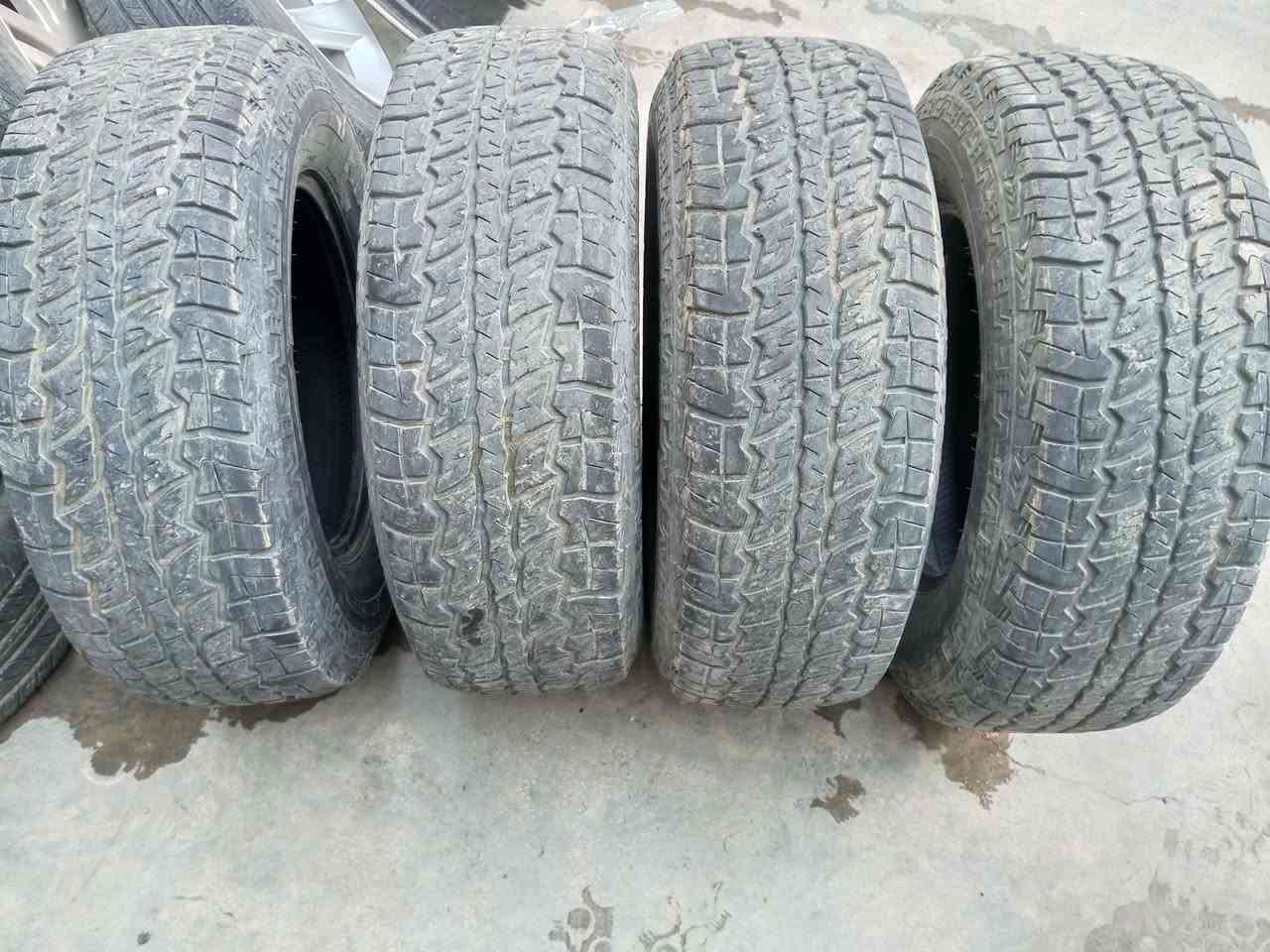 چوار تایەی جەبەلی 
قیاسی 17 
تایەکان جێبی ڕانگلەرە
قیاسی 265 / 70  /17
***********
***********
