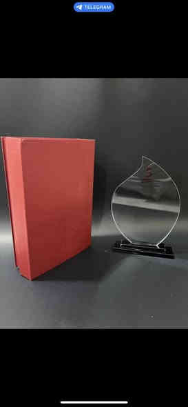 الدرع كريستال. متوفر ب ١٥ نوع 
كرتون ٢٠ عدد بيها 
سعر كرتون ( ٦٤$ ) ( ٩٠ الف )
يطلع عليك عدد ٣،٢$ ( ٤٥٠٠ )
قیاس ٢٤*١٦
الربط قناة https://t.me/ZanKo25
واتساب  ***********
