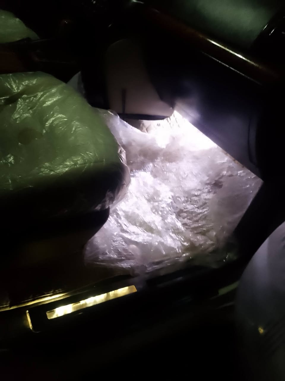 سلام عليكم سيارة لاندكروزر موديل 2011
ستنيه سعر سياره 270مكان السياره بغداد الزعفرانية ***********
