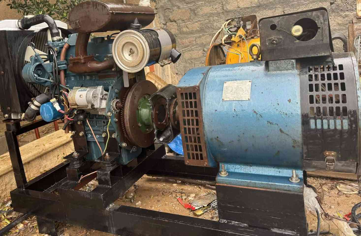 مولد كابوته حجم 1105 دوران 1500 سنكل فيز 10 كي في محرك جديد


**إذا كنت صاحب هذا الإعلان وتريد حذفه لأي سبب، رجاءا أرسل رسالة إلى الدعم الفني**