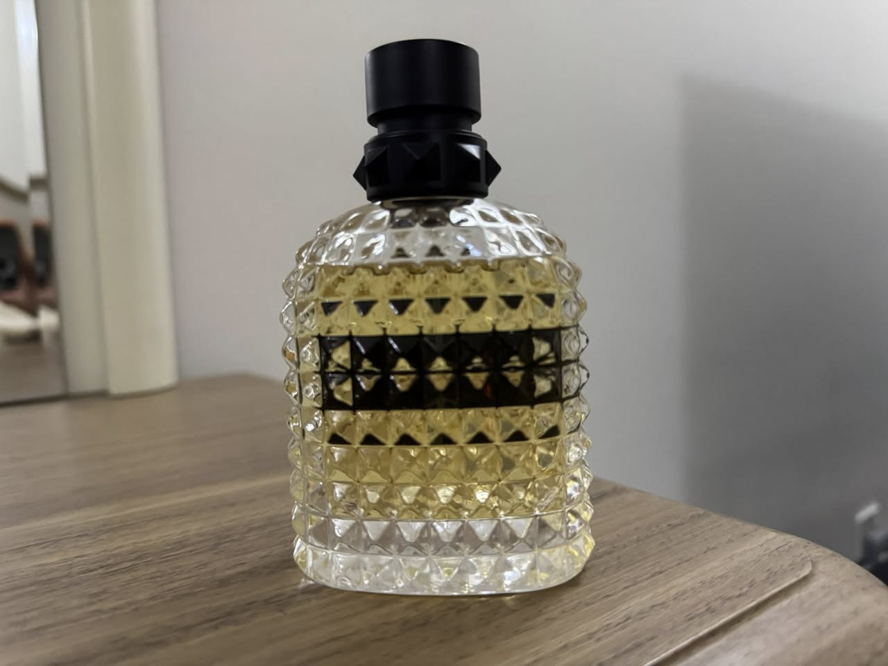 للبيع 🛑
للبيع عطر فالنتينو مستعمل مثل ما موضح 

السعر: ٨٥ الف 

العنوان : بغداد الكراده العرصات متواجد من ساعه ٥ العصر الى ساعه ١١ بالليل 

للاستفسار: ***********
