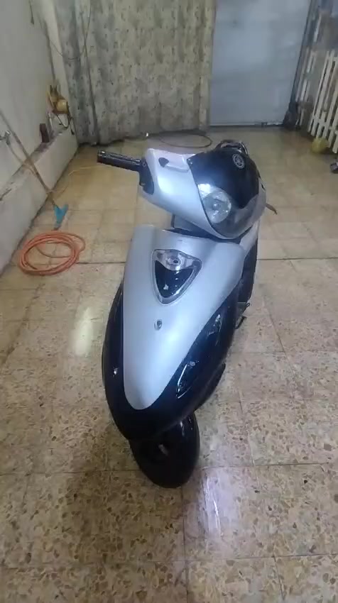 السلام عليكم شباب 
للبيع دراجة كامكو G3 شغاله وجاهزه
محرك 150 cc قبل شهرين مصعدي مال رمبه
كهربائيات كلها شغاله نضافتها شوفت عينكم
وسعرها مناسب عنواني نجف كوفه
اي سئال او استفسار اتصال على الواتس اب ***********
