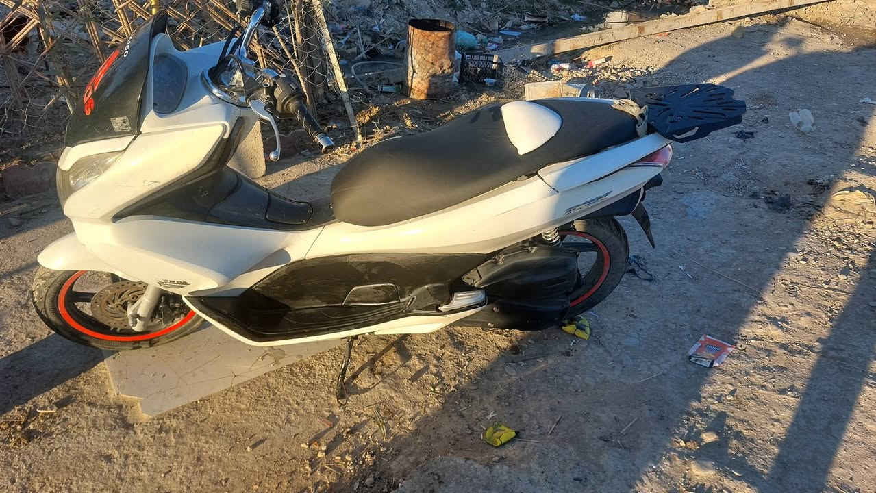 سلام عليكم دراجة للبيع بي سي اكس محرك 150ياباني السعر خاص اي ستفسار الرقم ***********المكان بعقوبة يم مدرست الامين
