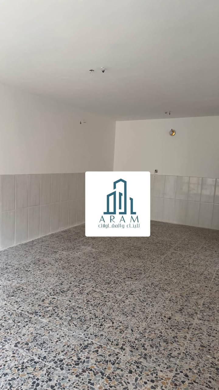 🏠 للإيجار في السيدية
بيت بمساحة 300 متر يحتوي على:
✨ 3 غرف نوم
✨ صالة
✨ مطبخ
✨ خدمات
✨ حديقة
✨ كراج

🔹 البيت مُرمم بالكامل وجاهز للسكن.

📞 للاستفسار: ***********

أرام للاستثمار والتطوير العقاري
