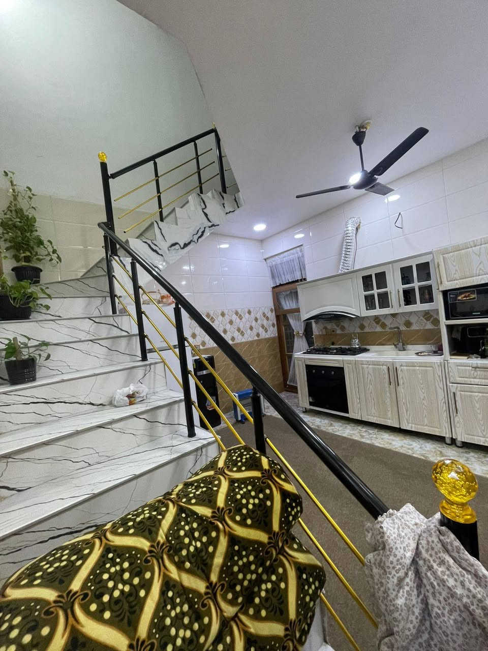 دار للبيع مساحة ٨٠ متر واجهة ٥ متر
طابق واحد صالة مطبخ غرفة نوم خدمات صحية ٢ مع بيتونة
زراعي سند ٢٥ - حق التصرف
خدمات كاملة تبليط ماء مجاري كهرباء
الموقع شارع قاعه الطالب 
للأستفسار اتصل او واتساب 
***********
