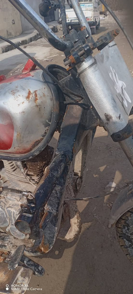 السلام عليكم ستوته للبيع 2016 المحرك 2021 شرط ستوته جاهزه السعر 450 قفله***********
