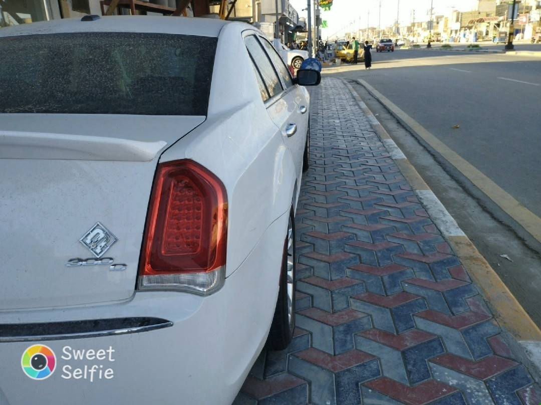 السلام عليكم كرايسلر اوباما ٢٠١٥ كندي مكفوله كفاله عامه من الضربه السياره بعدها بحاله الوكاله جديده بمعنه الكلمه ماشيه140 رقم اربيل باسمي تريد وكاله تريد تحويل محرك 3.6

مواصفات سياره فول
داخل اسود 

سقف بنرامه فتحتين
ويل ١٨ مكسيكي 
لايت عدسات زنون
شاشه كبيره + كامره خلفي 
نظام صوت الباين  
العنوان ميسان ***********
