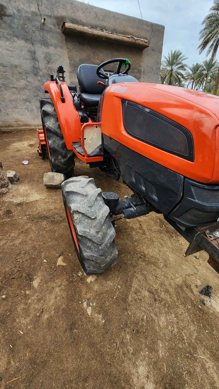 سلام عليكم كيوتي للبيع المكان كربلاء البراهيميه على وضع الشركه مانقصه شي جاهزه مشتغله 4000 رقم كربلاء مداور مباشر السعر18اوبيه مجال للستفسار اتصل ***********
