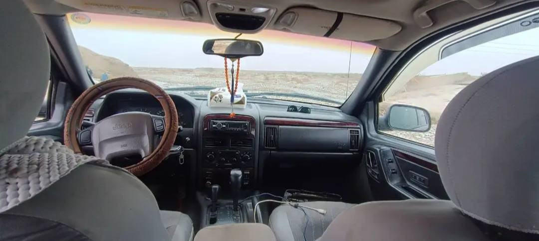 سه ره تا به ناوی خوای گه وره 
جیب گراند شیروکی فول مواصفات لیمیتد زور جوانو پاکه مالی دوسته هیچی پیوه نیه سه یه ره که غازو بانزینه غازی 120له تری له سه ره سه نه وی تا 28تازه یه چوارتایه ی لوکی له سه ره کوشن جلده کوشن خه زنه هیته ره کوشن کاره بایه سلایته سه یاره که زور پاک ماوه ته وه ته نها بستی جه لاتینی ئه مری کی هه یه سعری 80مامه له یه برایانه ته له فونکه ن له خزمه تانم *********** كركوك, العراق
