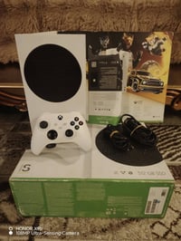 اكس بوكس سيريس اس كامل ملحقات لوك ستيكر  الجهاز نضيف جدا اصدار 2022 ضم...