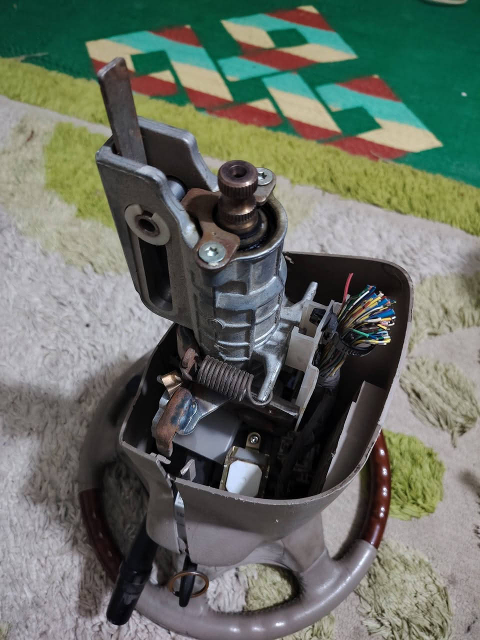 السلام عليكم استيرن كامري نضيف شغال كامل مكاني بغداد مدينة الصدر للاستفسار اكثر عن السعر الاتصال بلرقم
***********
