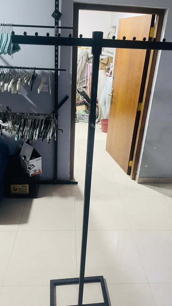 ستاندات حرف T
تستخدم فساتين سوتات بناطير 
جوكر يرهم لكلشي 

متوفر 5 قطع نضيفات جداً


**إذا كنت صاحب هذا الإعلان وتريد حذفه لأي سبب، رجاءا أرسل رسالة إلى الدعم الفني**