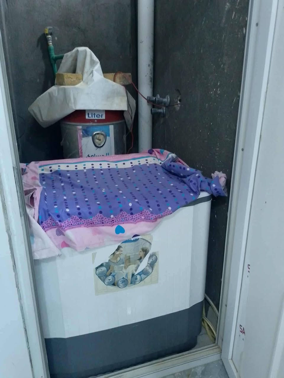 #معروض_لدينا
بيت للبيع #مناسب طابو صرف 100م امامي بصف الركن
يحتوي على/ غرفه وديوانيه وصاله ومطبخ وصحيات ومتوفر 
العنوان/ الفداء شارع المدارس قرب المدرسه الصينيه الجديده البيت #مطلوب_اسكان ٢٣مليون القصد الشهري140الف تسديد الاسكان 
السعر الكلي 110
يعني المشتري يستقطع ال23 يحولهن عليه وينطي الباقي 87 للبايع
____________________________
نستقبل كافة العروض العقاريه لبيع القطع والبيوت #والأيجارات الطابو والزراعي ونعمل على بيعها سريعآ
 ان شاء الله في جميع انحاء الناصريه 
ماعليك سوى مراسلتنا او الاتصال على الرقم 

____________***********  _________
وسنكون في خدمتكم غايتنا رضاكم والمصداقيه في العمل شعارنا
