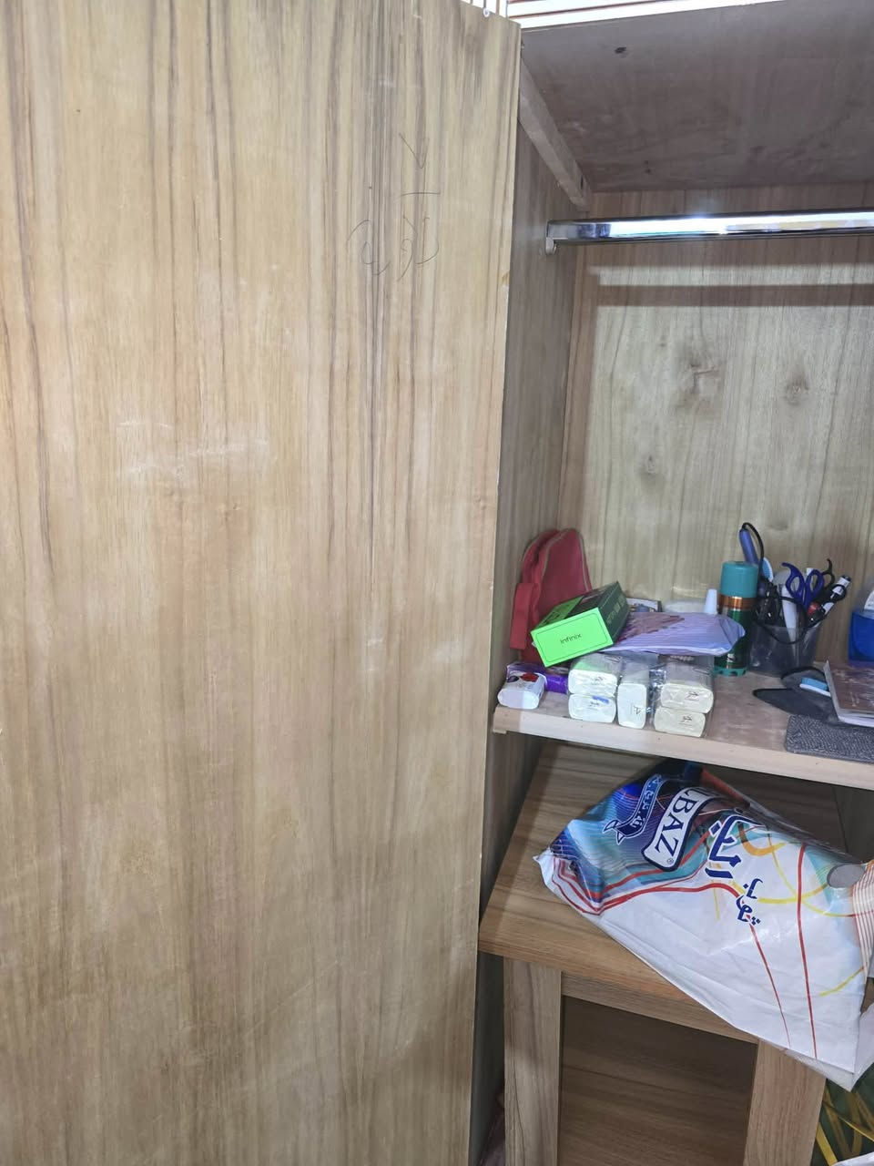 للبيع كنتور بابين لون ابيض وبي ملحق توصى جديد خارج داخل  صاج سعره 275 وبي مجال مكانه بغداد الشعله للتواصل ***********
