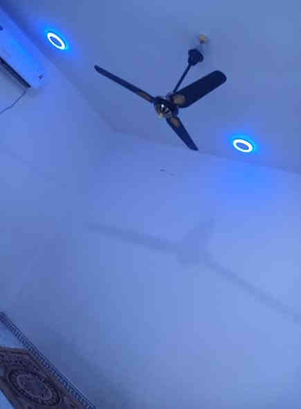 سلام عليكم بيت للبيع بل وركاء حي الشهداء الثاني.  تفاصيل البيت.مساحه 300 متر. طابو صرف.  الشارع 10 امتار

براني طول 14×4 + حمامات خارجيه 

3 غرف واستقبال ومطبخ وحمامات. 
وبي درج خارجي للطابق ثاني لكن ما مبني.  
واجه البيت 15ونزال 20 
 البيت مطلوب للمصرف. يسويلك اقرار محكمه. سعر 175 وبي مجال.  #اخوان_مكلف_بل_نشر
*********** موجود وتساب.  
 
اخوان اني مكلف بل نشر
