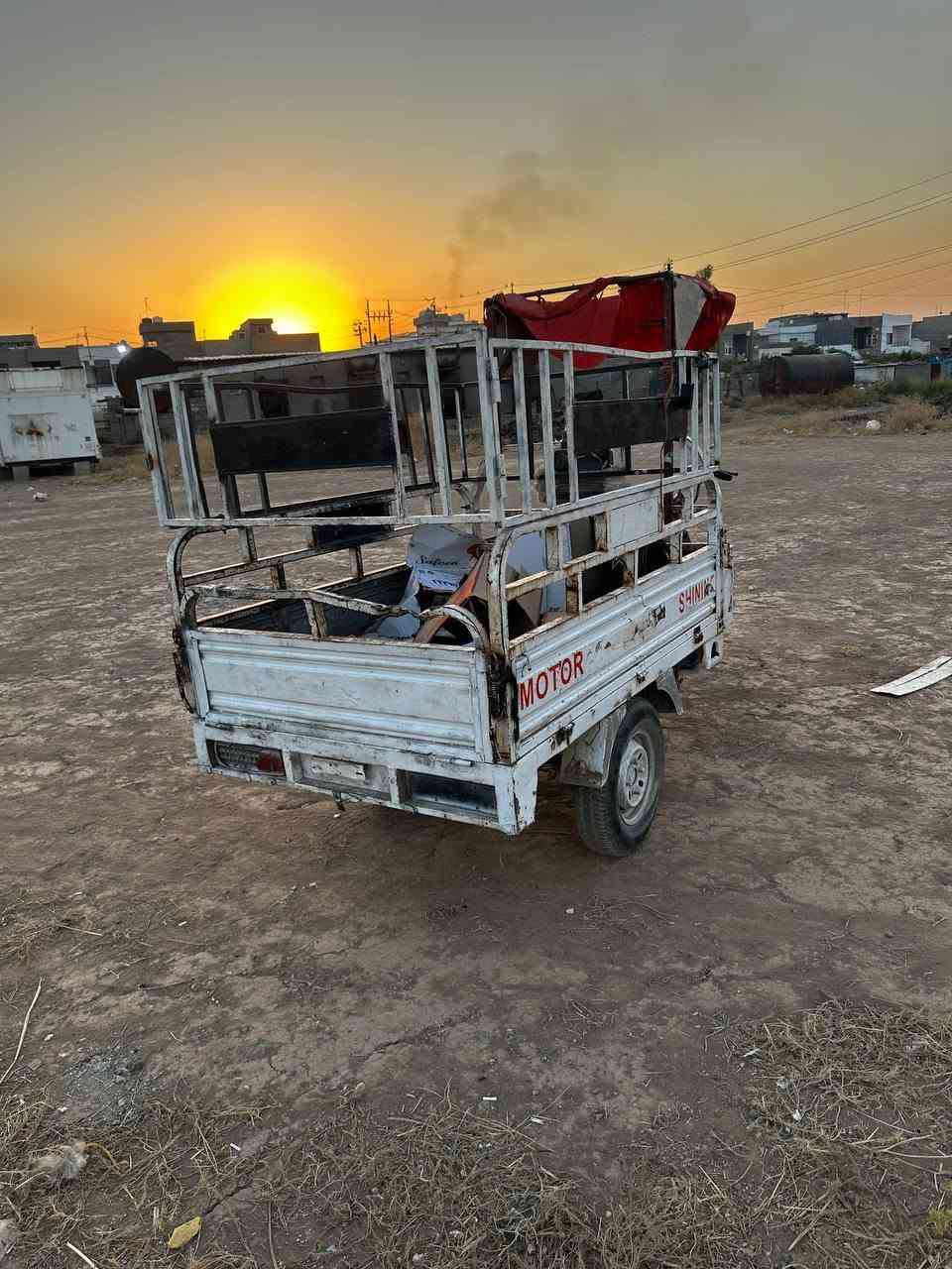 باجر جمعه عندي هاي الستوته للبيع قبل ما تروح للسوك سعر 950 الف وبيها مجال شاصي شرط محر شرط عايزها ترتيبات  تشتغل سلف لايت منافيس اصلي شاصي 17 محرك 23 واتساب ***********
