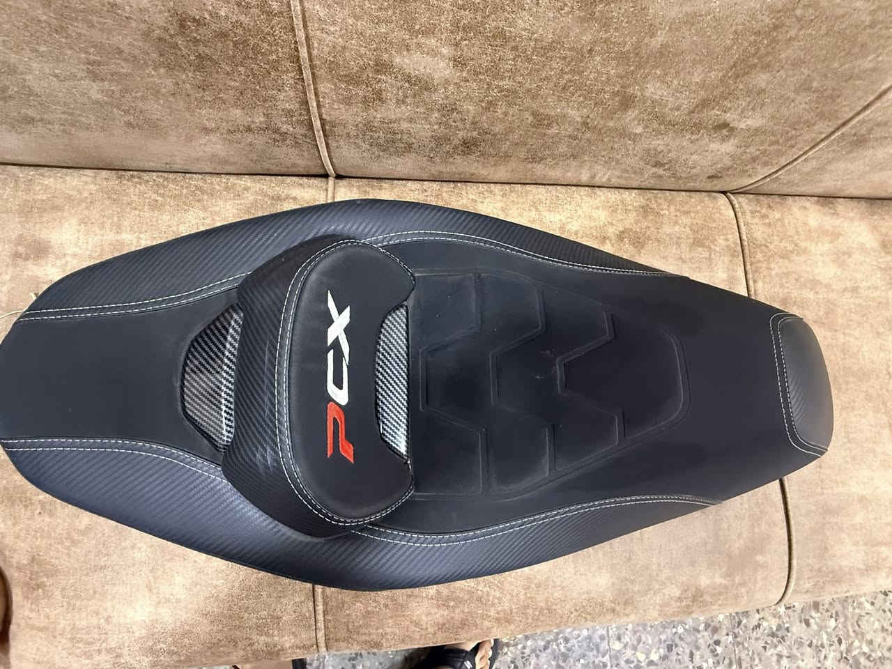 السلام عليكم كشن pcx للبيع ما مشدود ابد يرهم جيل الثالث والرابع العنوان بغداد الشعب ***********
