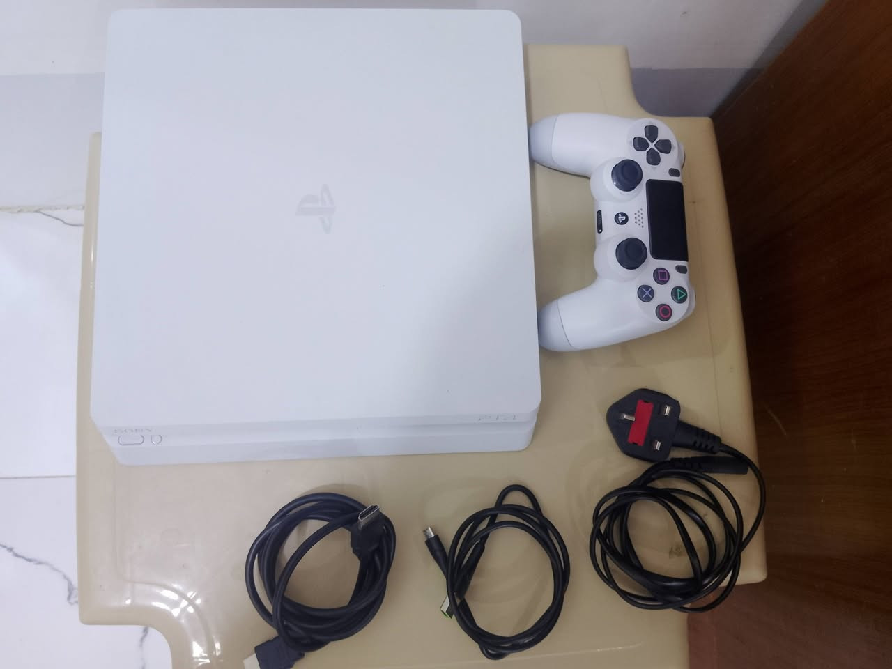 يا الله 

توفر ps4sliem
 
مساحته 500 جيجه 
اصدار الجهاز 13.02(غير مهكر )
كامل ملحقات 
جوستك 
واير شحن 
واير تشغيل 
واير hd 

السعر 190 الف 
مكاني ناصريه 

يوجد توصيل 

ملاحظه (اقبل مراوس معه بلي ثري او اكس بوكس 360 مع اعطاء فرق )


**إذا كنت صاحب هذا الإعلان وتريد حذفه لأي سبب، رجاءا أرسل رسالة إلى الدعم الفني**