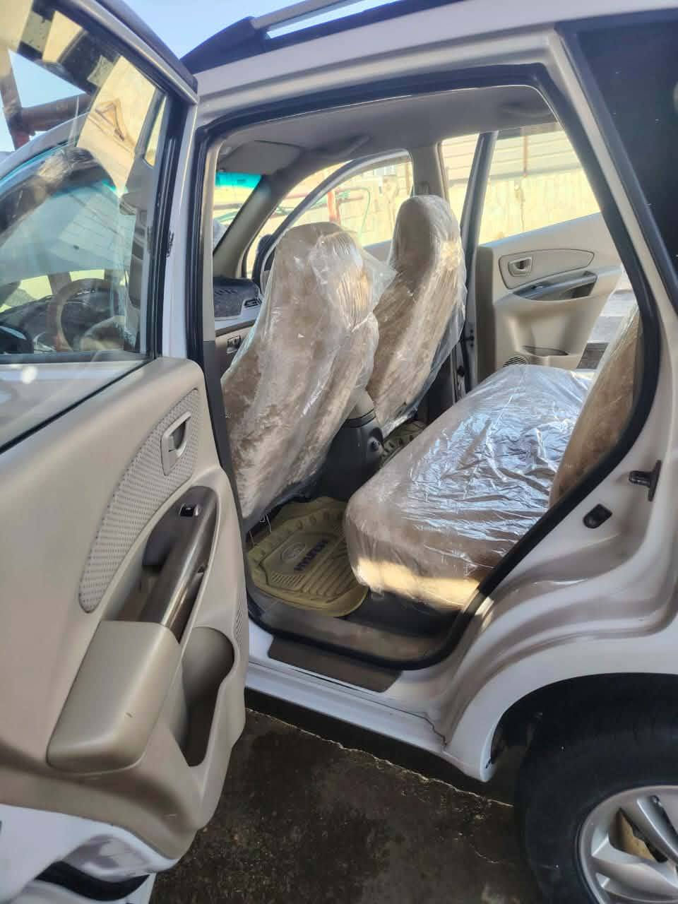 سلام عليكم توسان موديل ٢٠٠٩ سياره جاهزه من كلشي محرك وكير وحداديه وتبريد كل جاهز سنويه ل٢٨ استسفار ***********
