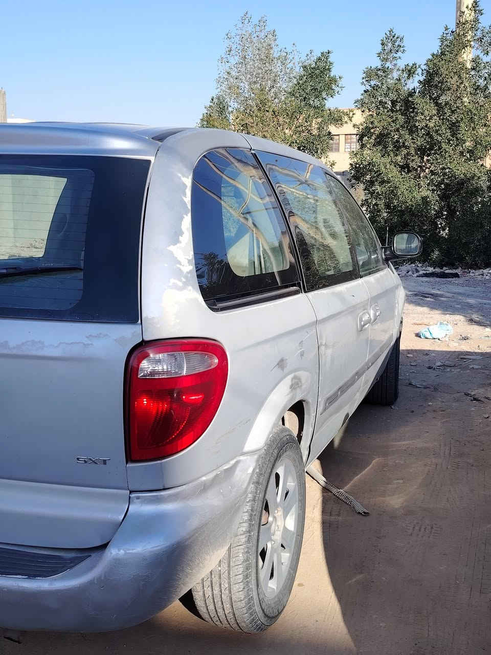 دوج كرفان2005
للبيع او  المراوس حسب القناعه
كير ومكينه مكفولات تخم تاير نقص بس راديتر مال التبريد فقط سياره خير من الله
***********
