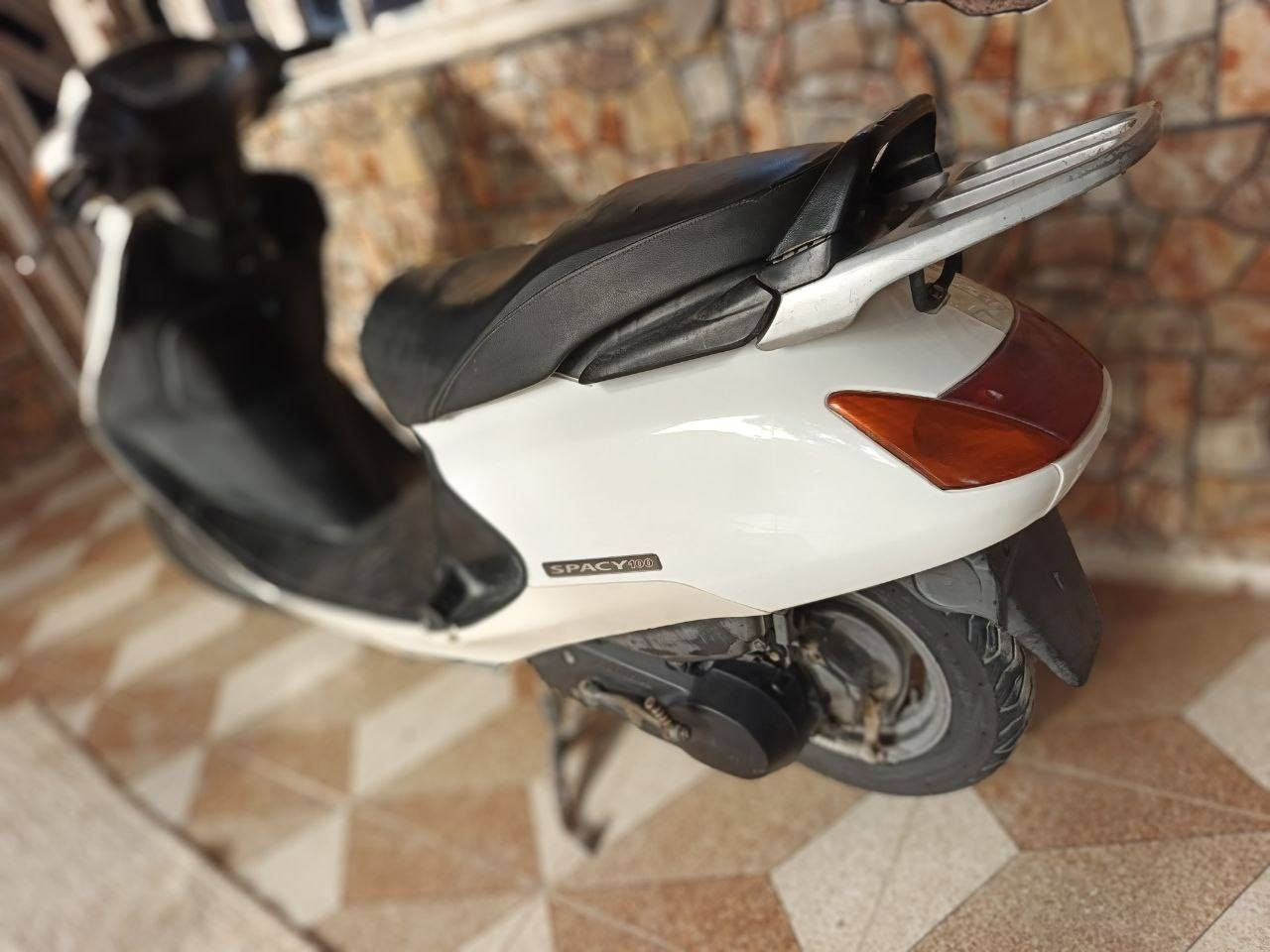 سبيسي ياباني  كابريتر اصليه كهربائيات كله شغاله  الدراجة عوزه بس كلجات  مكاني كوت حي الجهاد 
الاستفسار ***********
