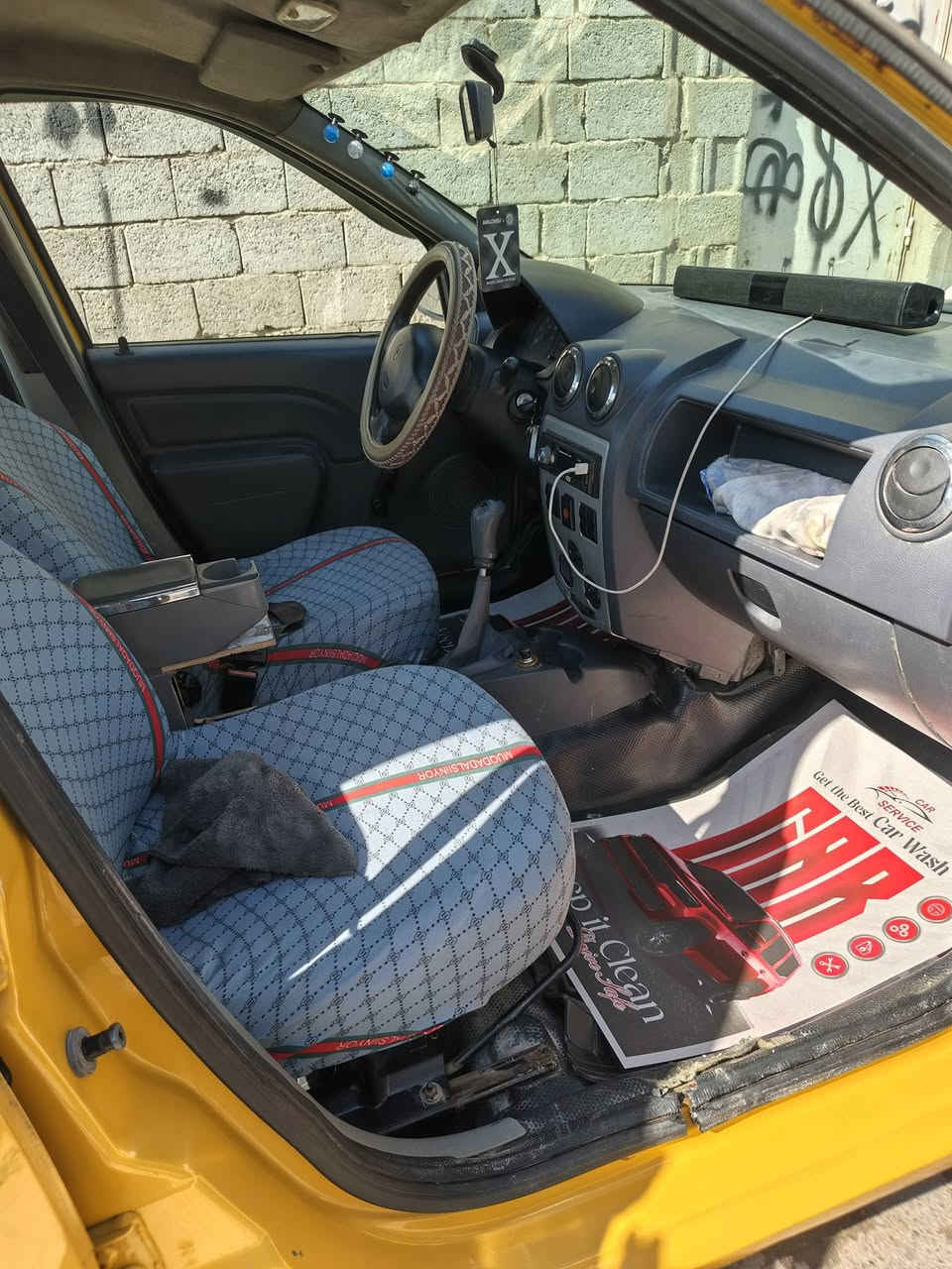 ياالله يارزاق من رخصت الادمن رينو الوكان موديل 10 سياره احله من صوره هلالات معمرات كير ومكينه كفاله مصفره هيها وغرامات سياره احله من صوره تحويل ثاني يوم العنوان بغداد سعر 37 وبيها مجال الطيبين رقم بغداد ***********
