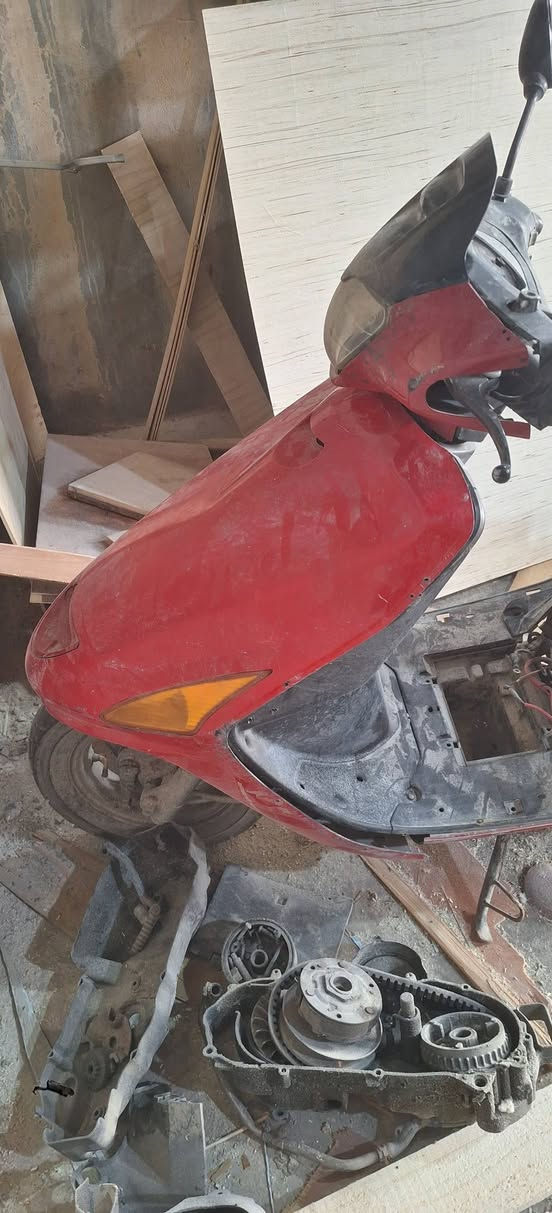 سلام عليكم متاح فراسه شغاله بس صار بيهه صوت مكاني البصره ابي الخصيب قرب مزار سيد احمد صالهه نازله من الحاويه قرابه السنه سعر ٢٥٠ وبيهه مجال قليل ***********
